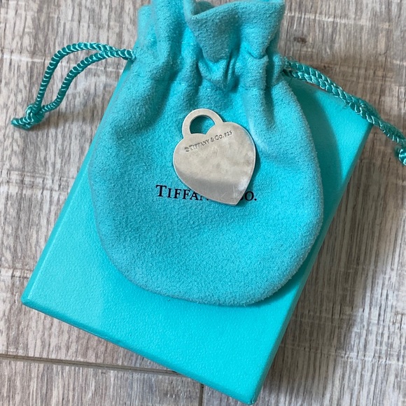 Tiffany Jumbo Heart Tag on Silver 20” Chain - Picture 5 of 11